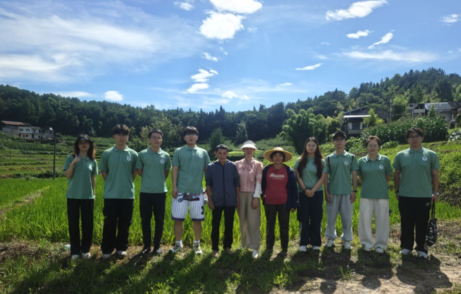 重庆三峡学子“三下乡”:田间地头传农技 青春助力乡村兴 重庆三峡学子“三下乡”:田间地头传农技 青春助力乡村兴